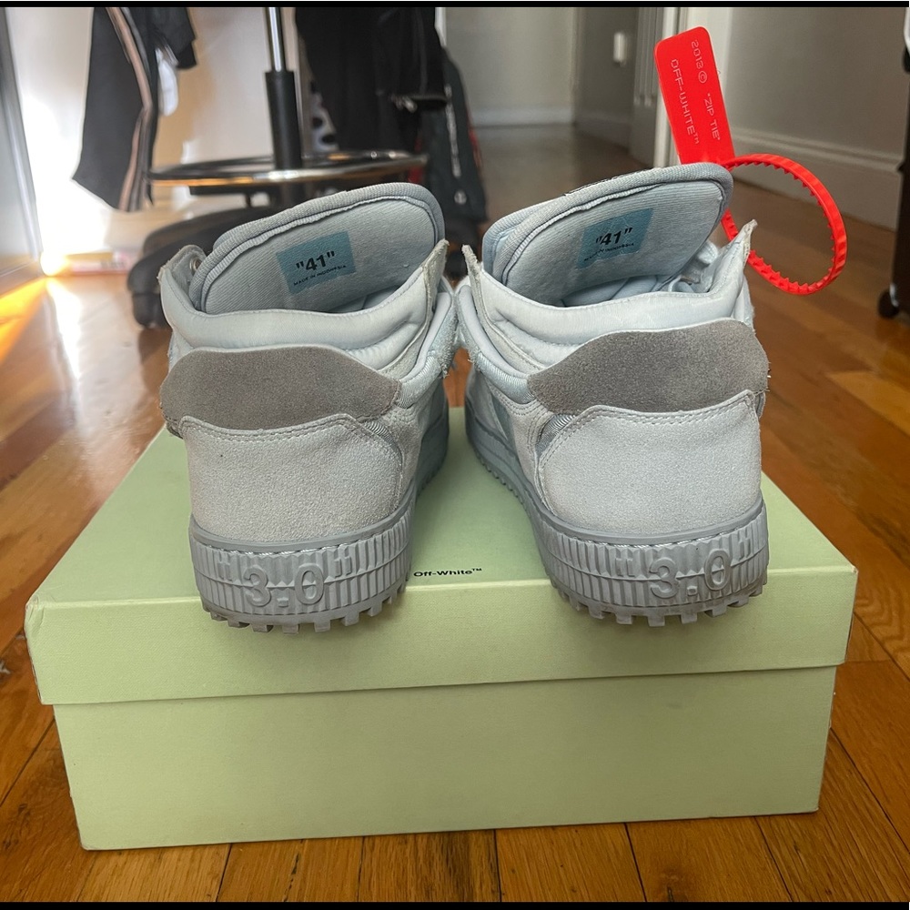 Off White Sneaker - image 2